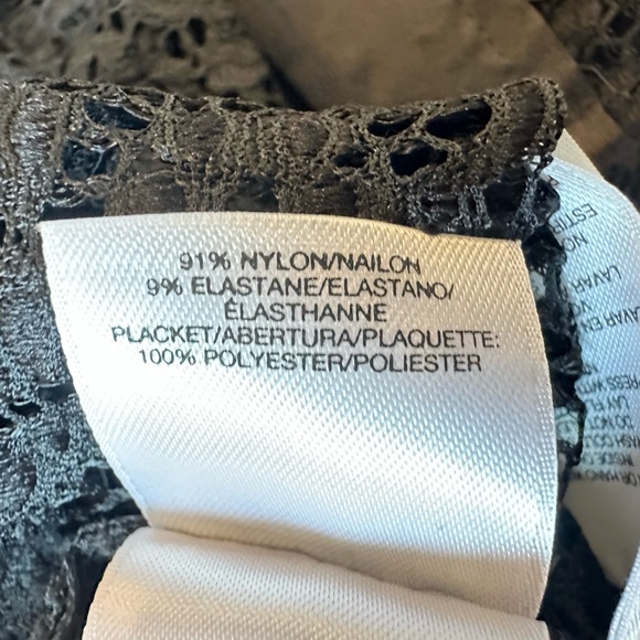 Anne Klein Women’s Black Corded Lace Button Up Blouse Size 8 perfect condition - Picture 7 of 7